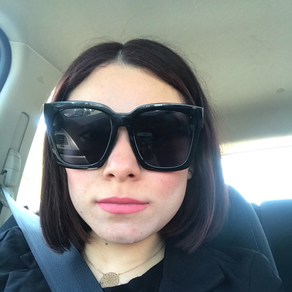 Meet your Posher, Gabriela